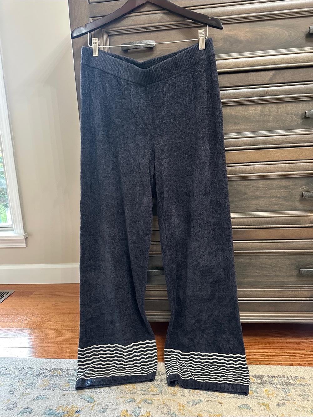 NWT.. BAREFOOT DREAMS Navy Wide-Leg Knit Pants with Striped Hem